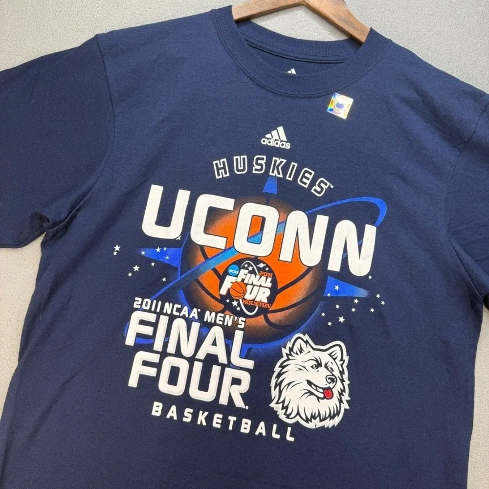 Adidas UConn Huskies T Shirt 2011 NCAA Mens Final Four Basketball  L Navy Blue